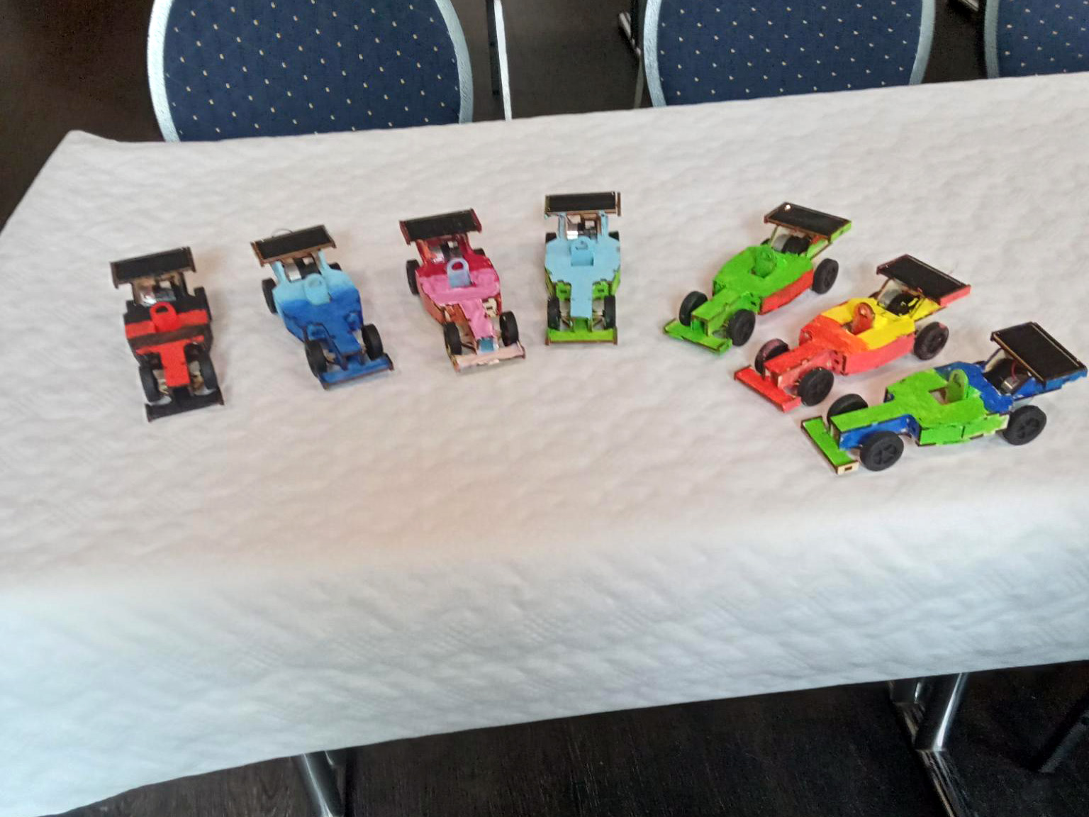 Selbstgebaute Solarautos zum Mitnehmen - vielen Dank an die Harz Energie!